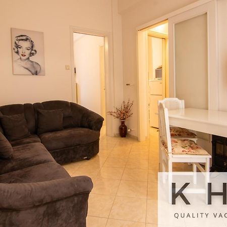 Retreat In Exarcheia Athens! Apartment Exterior photo